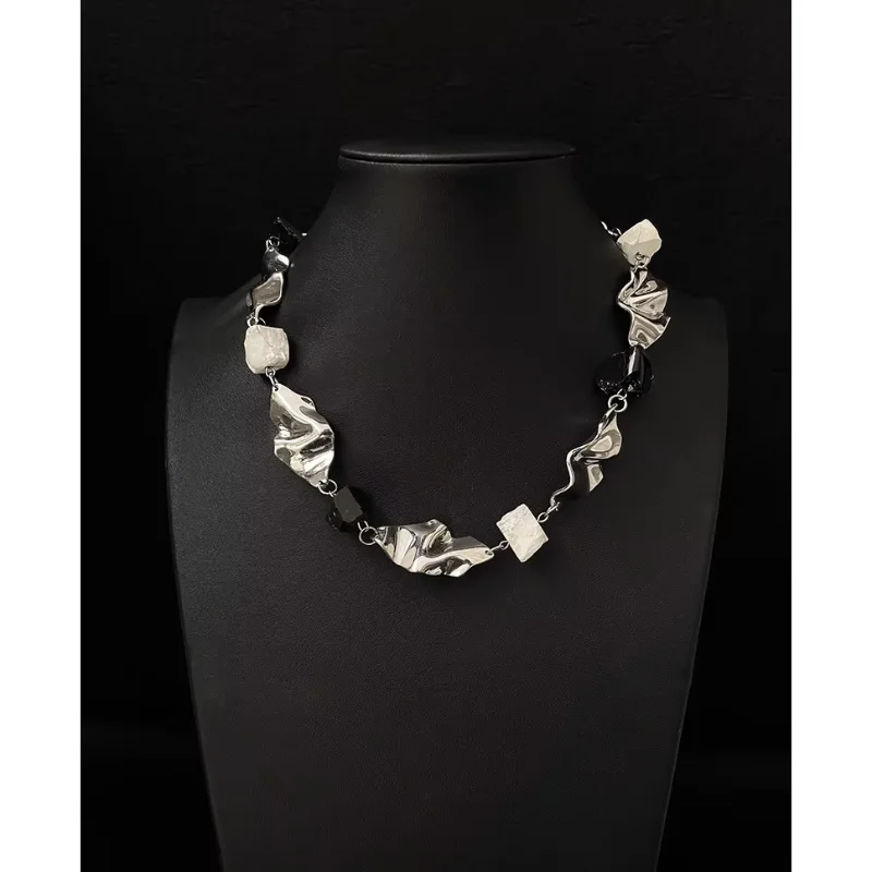 

Light Luxury Exaggerated Irregular Retro Punk Necklace Versatile Clavicle Chain Fashion Women Party Jewelry Gift