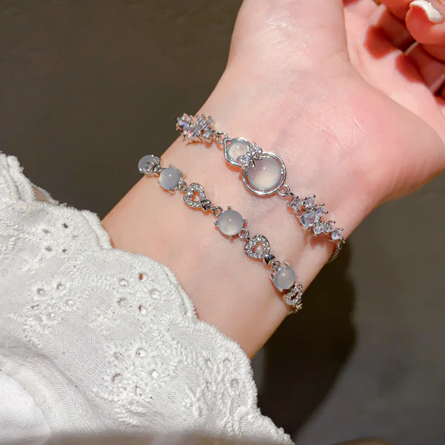 

Heart Hollowed-Out Bracelet - Neo-Chinese Style, Personalized Fashion Versatile, Luxury Elegant Jewelry for Daily Office