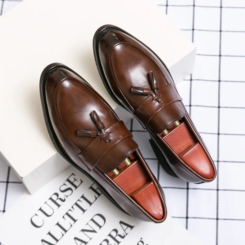 Men Dress Shoes Gentlemen British style Paty Leather Wedding Shoes Men Flats Leather Oxfords Formal Shoes Loafers Zapatos Hombre