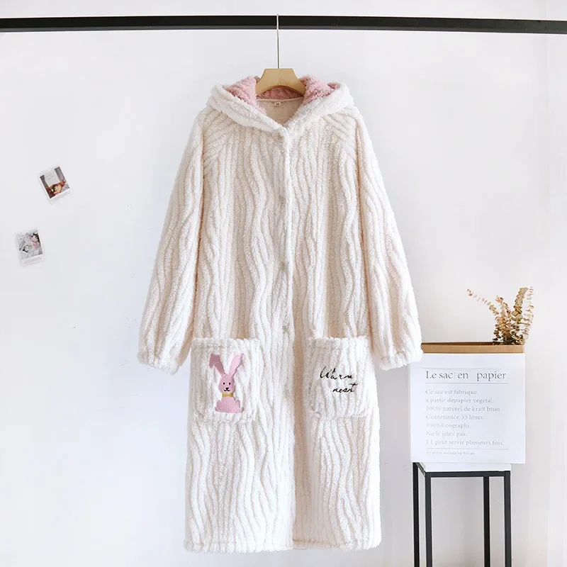 Autumn and Winter New Women\'s Nightgown Flannel Nightdress Warm Thickened Sweet Cute Large Size Home Clothes Gown Bath Robe