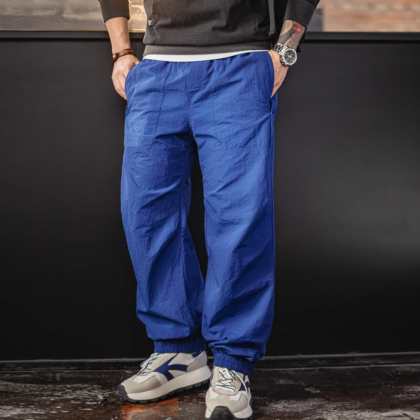 

Maden Men's Lightweight Waterproof Jogger Pants Elastic Waist Casual Tapered Trousers Outdoor Field Pants for Spring and Autumn