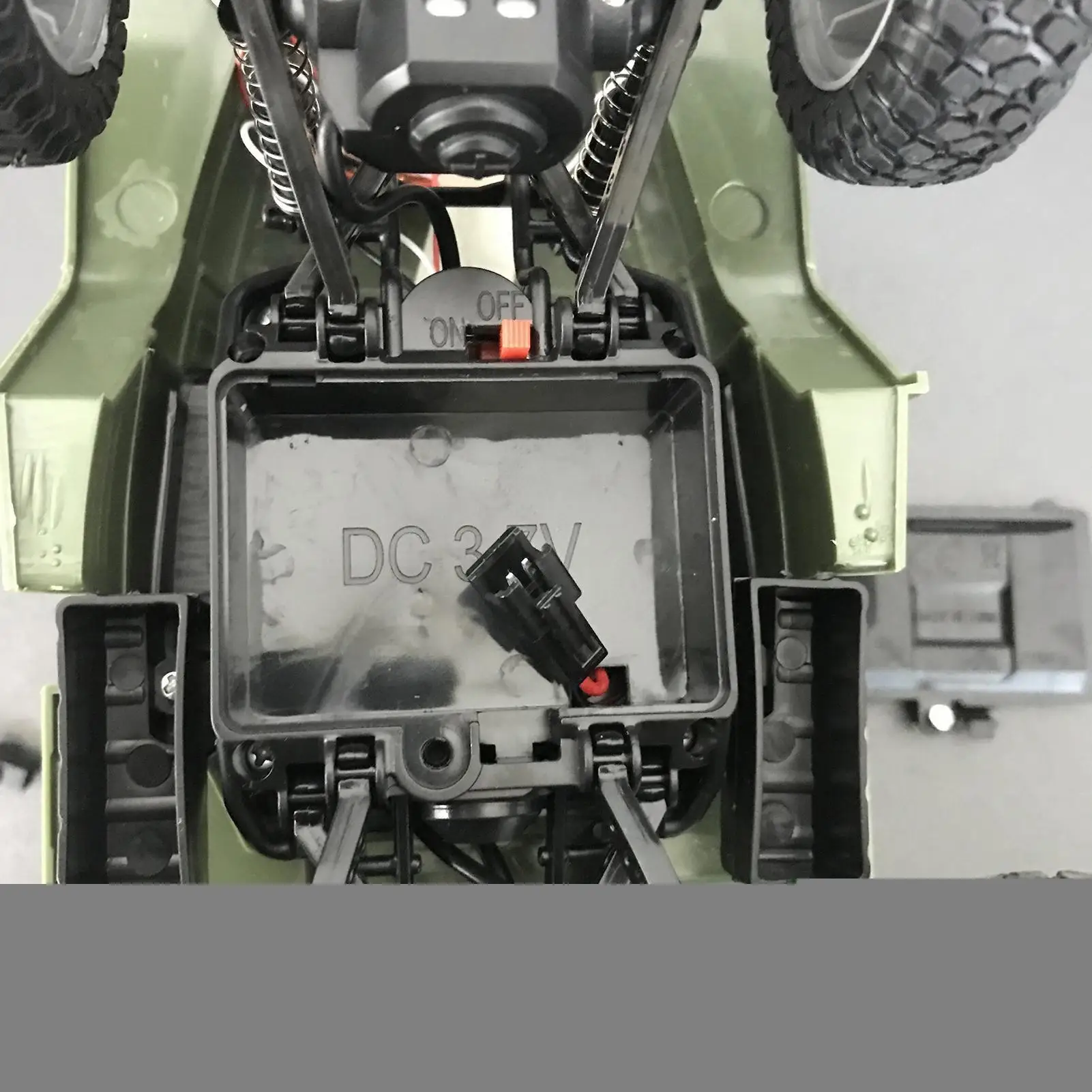 大人用 RC カー リモートコントロール レーシングトラック ライト付き車両 音楽付き 男の子 幼児 大人 誕生日 クリスマス 屋外用