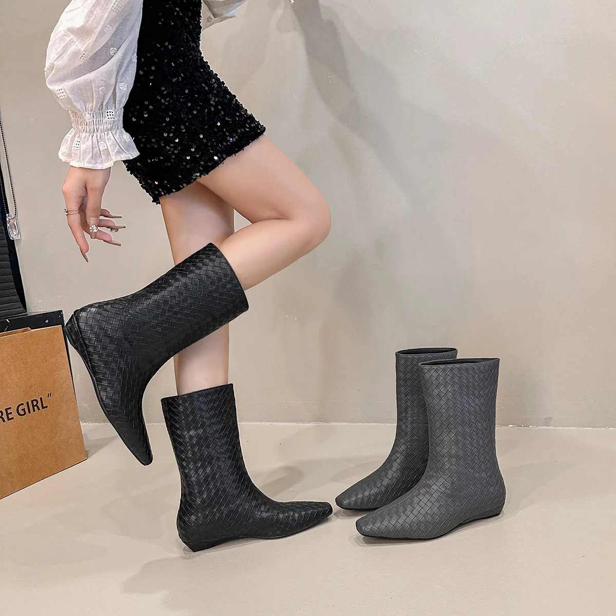 2025 Winter New Knitted Women's Boots Loose Sleeve Slope Heel Straight Tube Mid Sleeve Boots Fashion Western Knight Boots