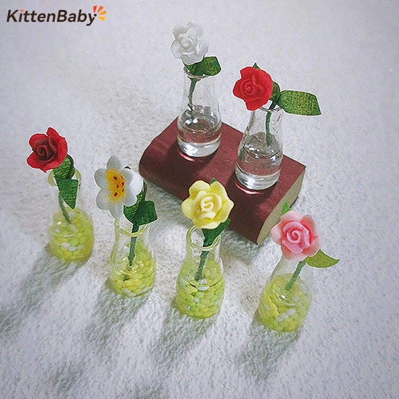 1Pcs Mini Rose Lily Flower Vase Model With Small Flower Doll House Furniture Scene Doll House Accessories Floral Decorations