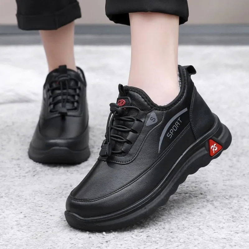 Zapatos informales de invierno para mujer, impermeables, con forro polar, de fácil calzado, con cordones elásticos, suela gruesa y diseño cálido, ideales para caminar.
