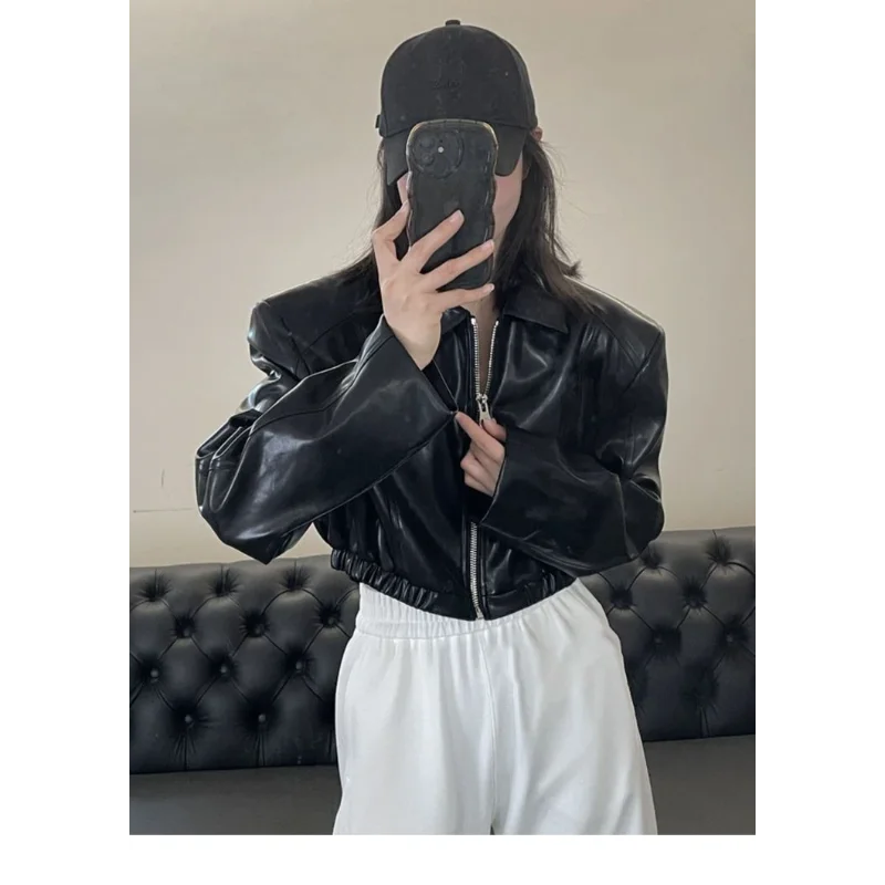 Chaqueta corta acolchada con hombros para mujer, chaqueta de cuero para motocicleta de cintura alta, otoño