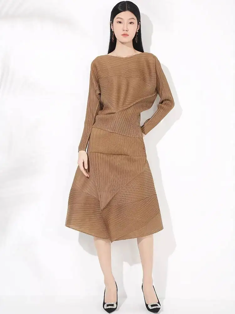 Two Pleated Folded Pieces Set Women's O-neck Bawting Long Sleeve Short T-shirt And High Waist Knee Length Skirt 2YHCR