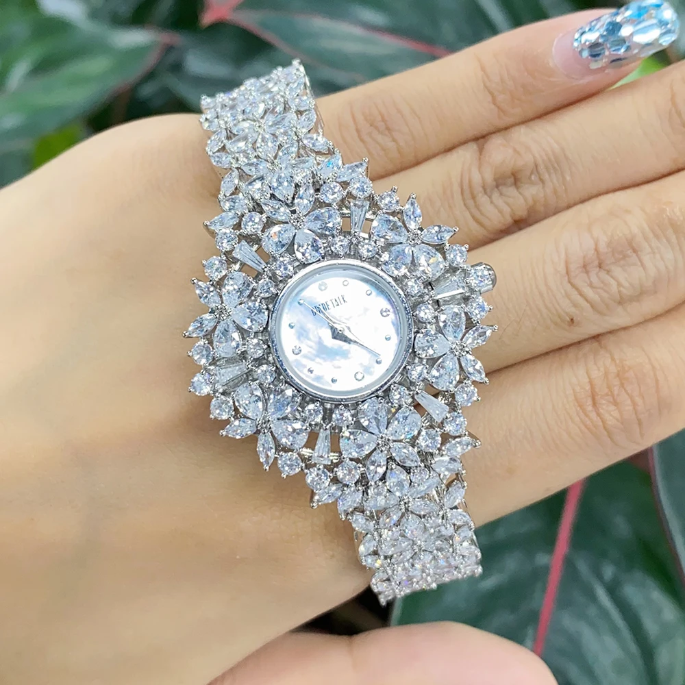 020126 Luxury Women's Watches 19cm Cubic Zircon Elements Crystal Bracelet Watch for Wedding Party Fashion Bride Watches