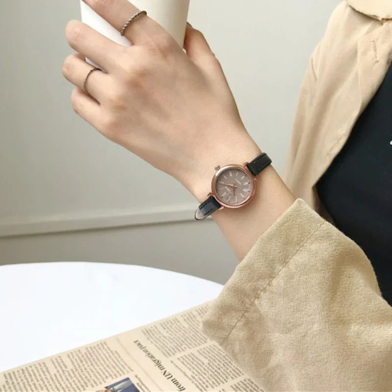 Jam tangan kuarsa wanita sastra mewah Vintage jam tangan elegan wanita tali kulit kecil tipis coklat jam tangan wanita Relogio Feminino