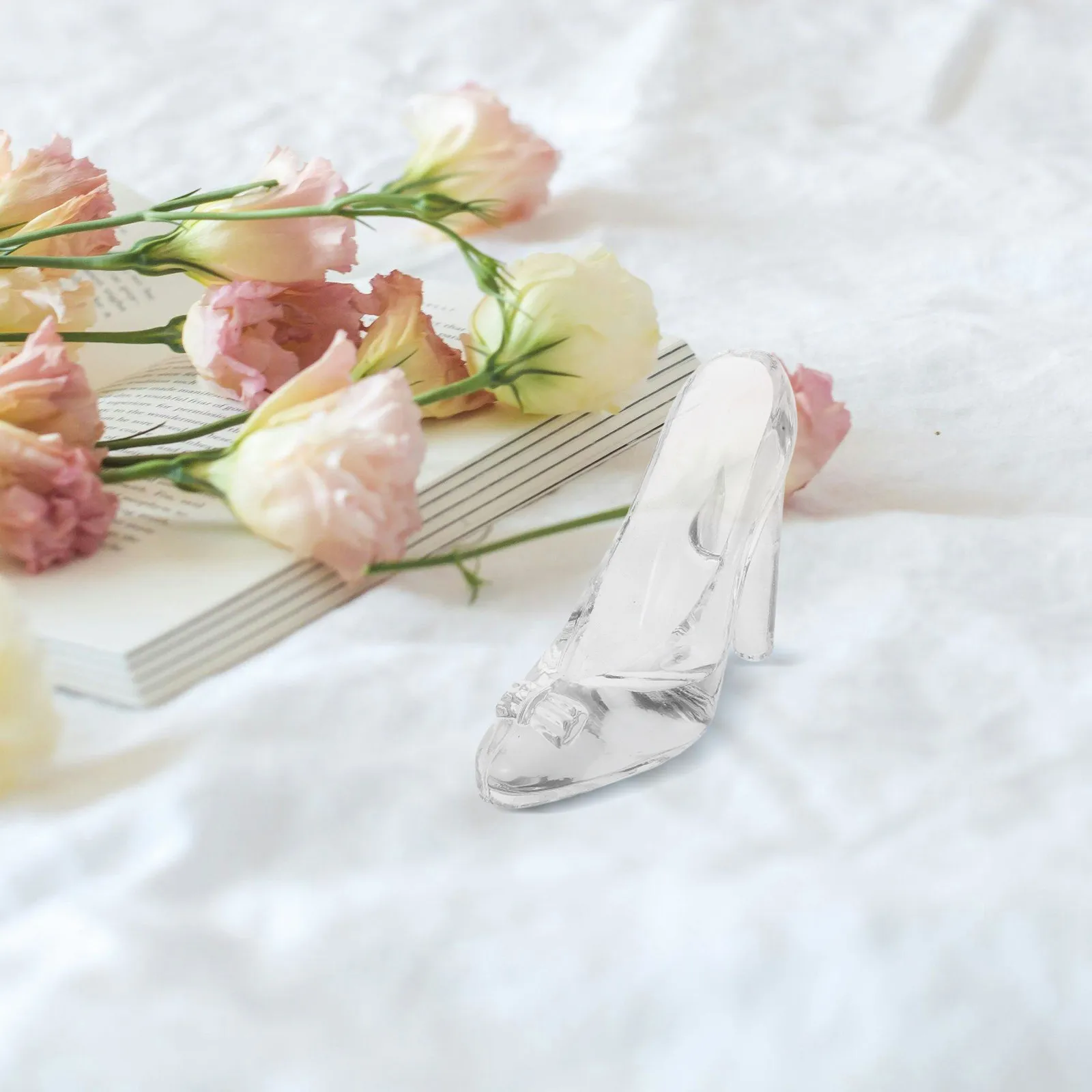 Elegant Clear Crystal Shoe Ornament Slipper Decor for Girls Wedding Birthday Party Ceremony Tabletop Decoration