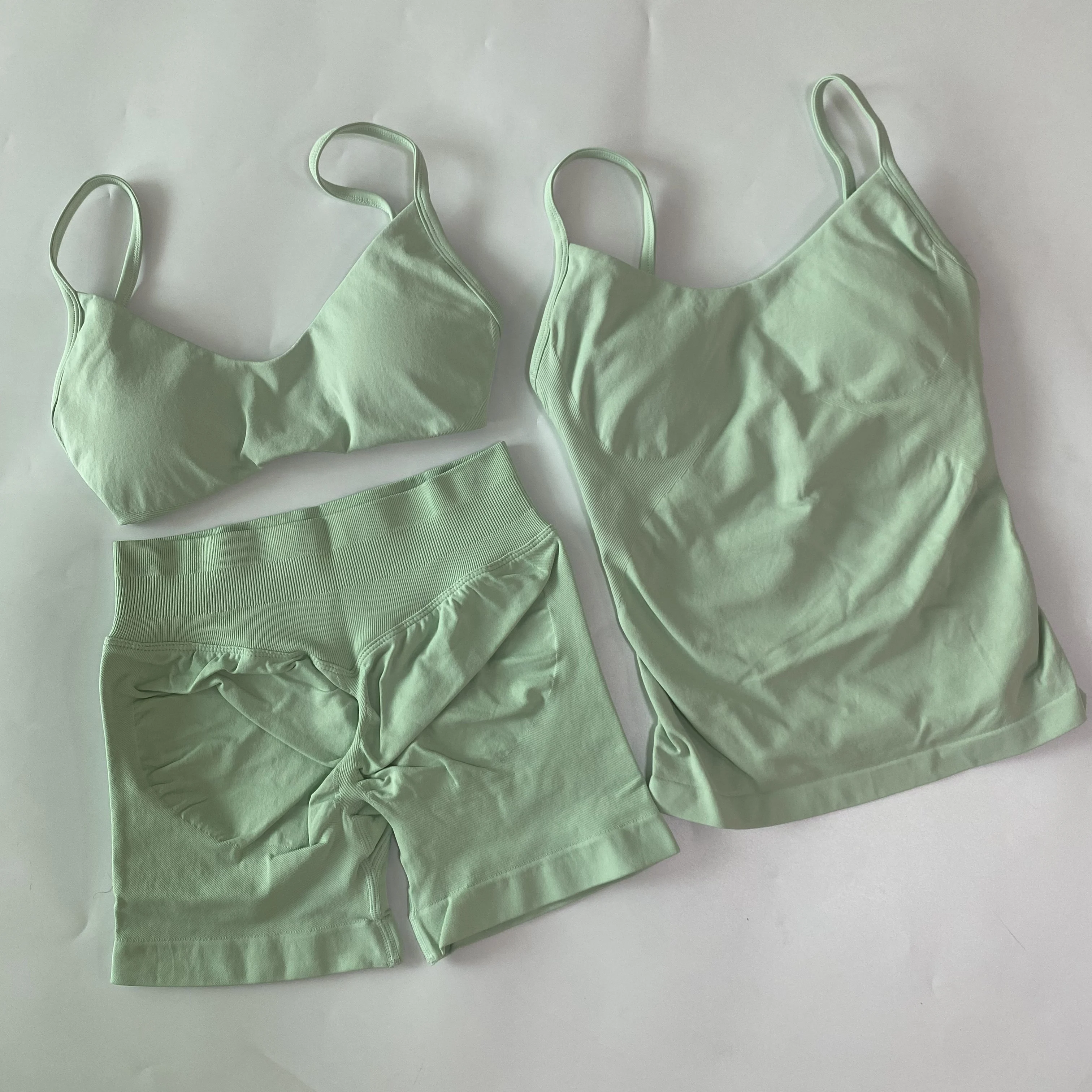 3-teiliges Set für Damen: Sport-BH mit Rundhalsausschnitt + Oberteil + hochtaillierte Yoga-Shorts mit Scrunch-Effekt, Fitness-Workout-Set, Sportbekleidung, Activewear – Detail 11
