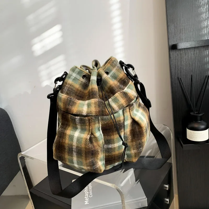 Drawstring Plaid Woolen Fashionable Youth Women's Crossbody Bag Casual Women's Handbag 2024 High-quality Commuting Shoulder Bag