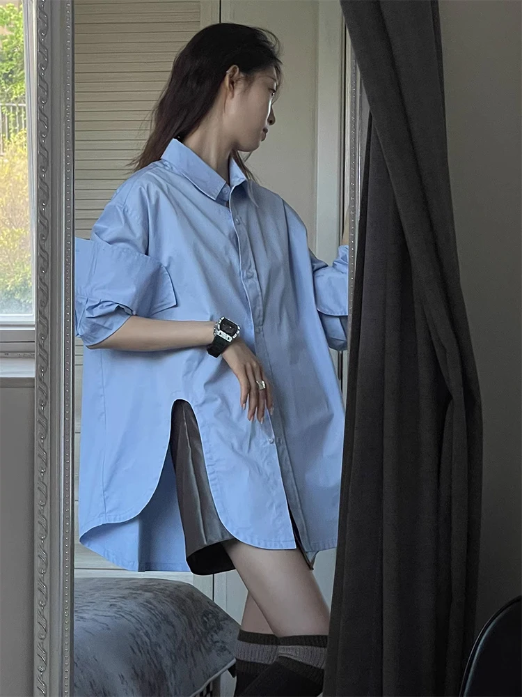 Stylish Women's Buttoned Shirt for Spring Workwear and Casual Outfits