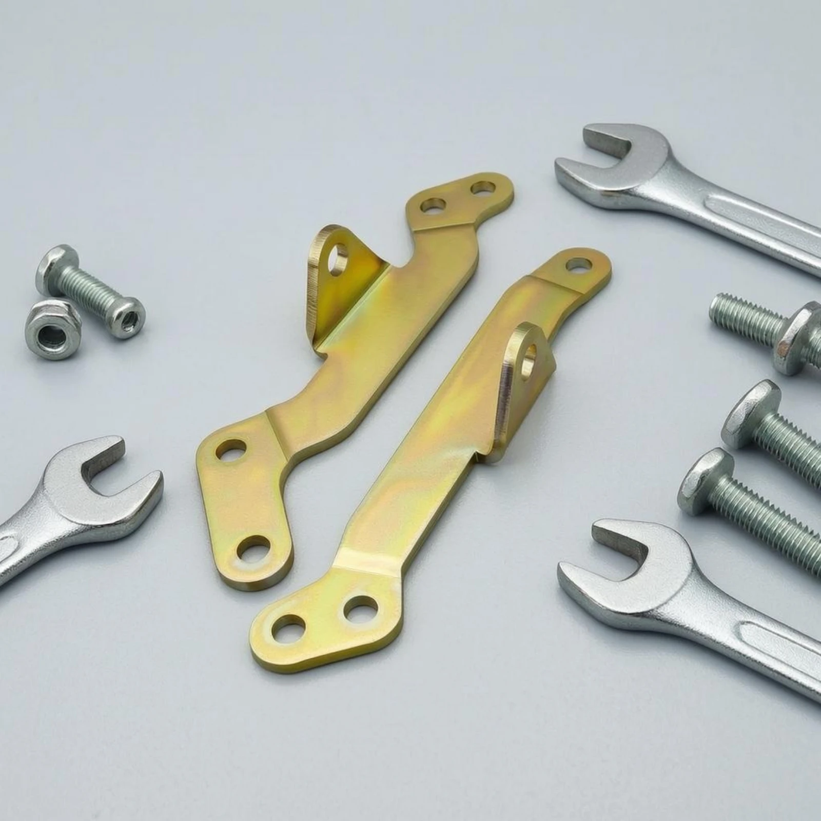 Hydraulic Support Bracket Zinc-Plated Left Right Bracket Set Lawn Equipment Part Mirror-Image Bent Metal