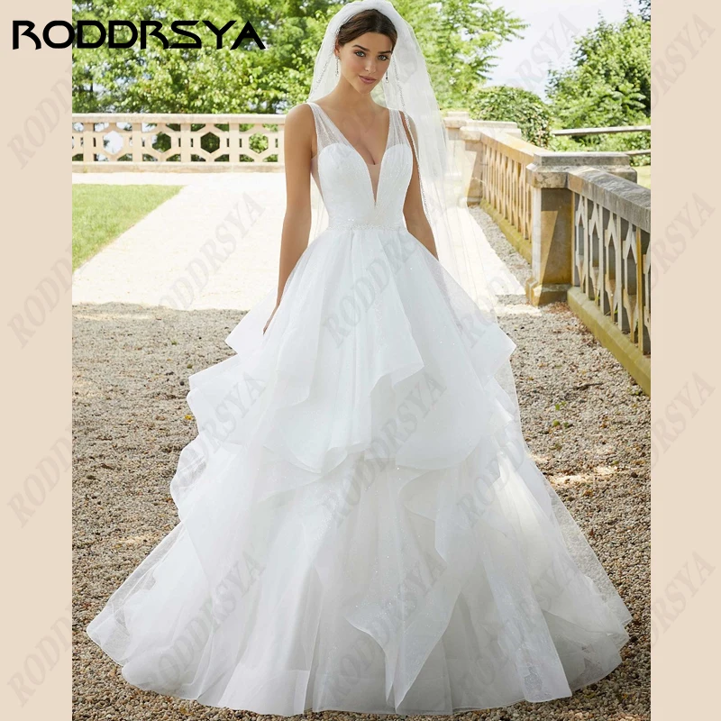 Roddrsya Prinzessin Brautkleider für Frauen sexy V-Ausschnitt rücken freie Braut Party A-Linie ärmellose elegante Tüll Vestidos de NoivaPrinzessin Brautkleider für Frauen sexy V-Ausschnitt rücken freie Braut Party A-Li