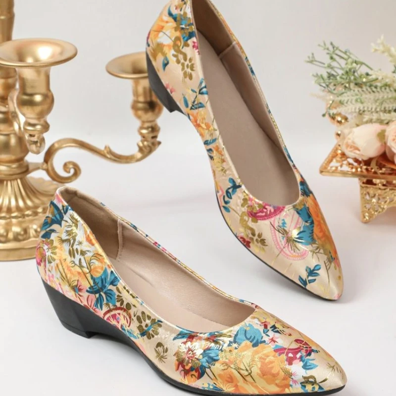 Frühling Herbst Druckdesign Spitze Damen Mid-Heel Einzelschuhe 2026 Mode Einfacher Stil Outdoor Freizeitschuhe für Damen – Detail 6