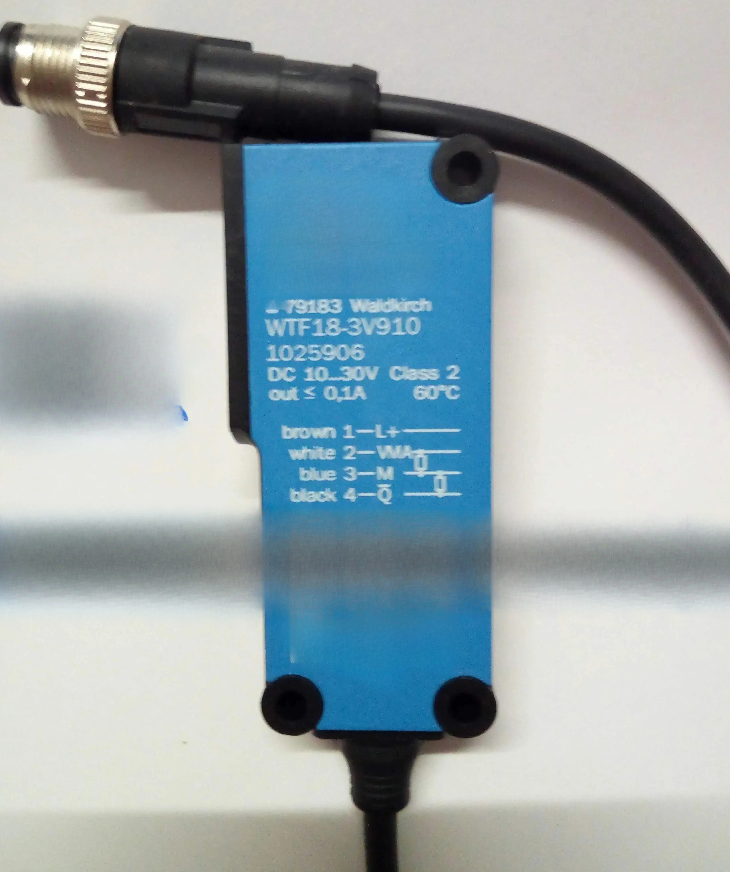 

Brand New Original Sensor 1025906 WTF18-3V910