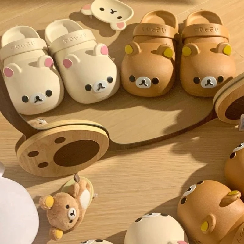 

kawaii Rilakkuma Hole Shoes Cute Bear Pvc Non-Slip Anti-Odor Wear Bag Head Sandals Cute Summer Beach Shoes Gift