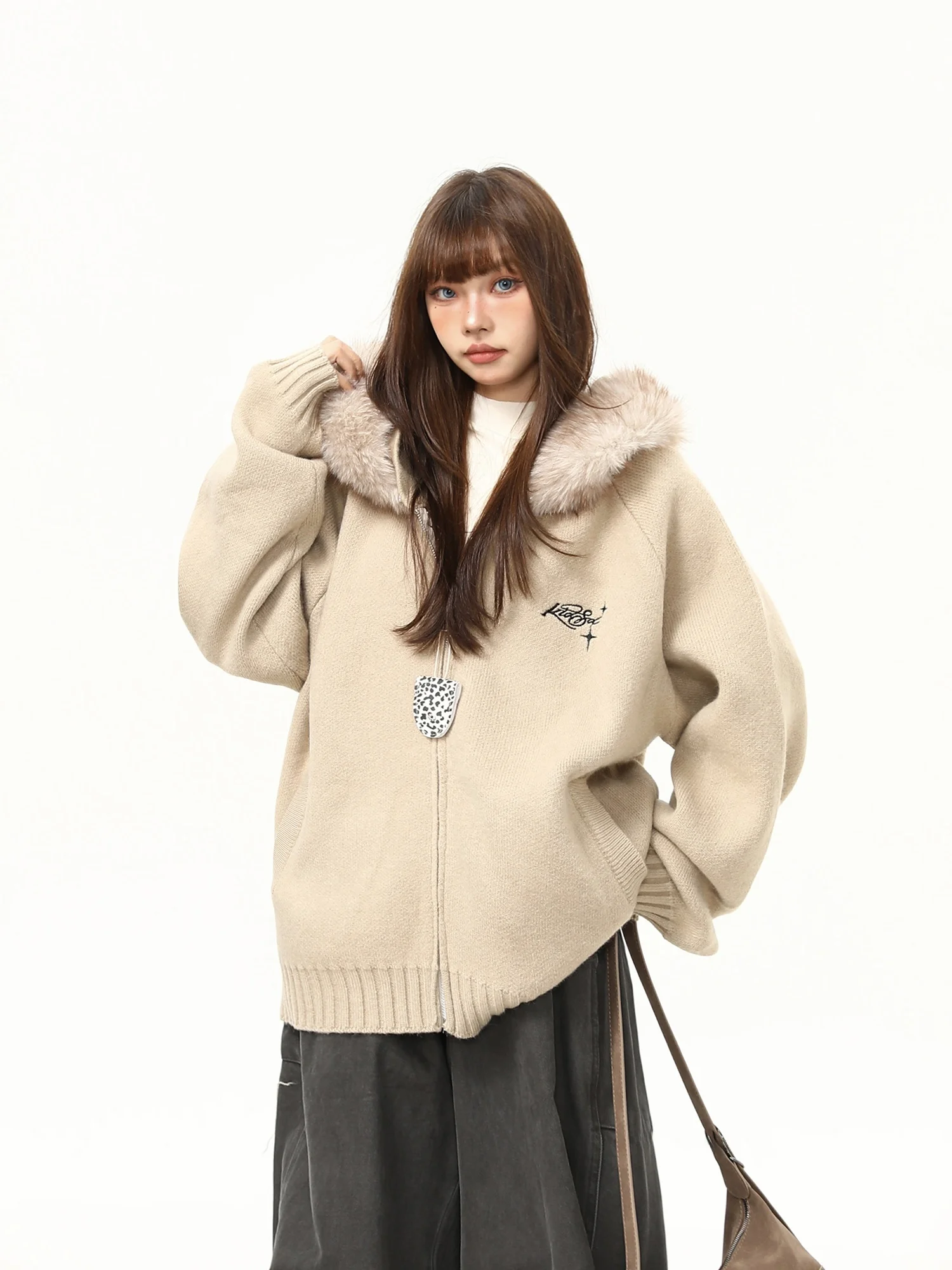 

Женский кардиган в американском ретро-стиле с отстегивающимся меховым воротником, осенне-зимний, свободного кроя, модная повседневная верхняя одежда