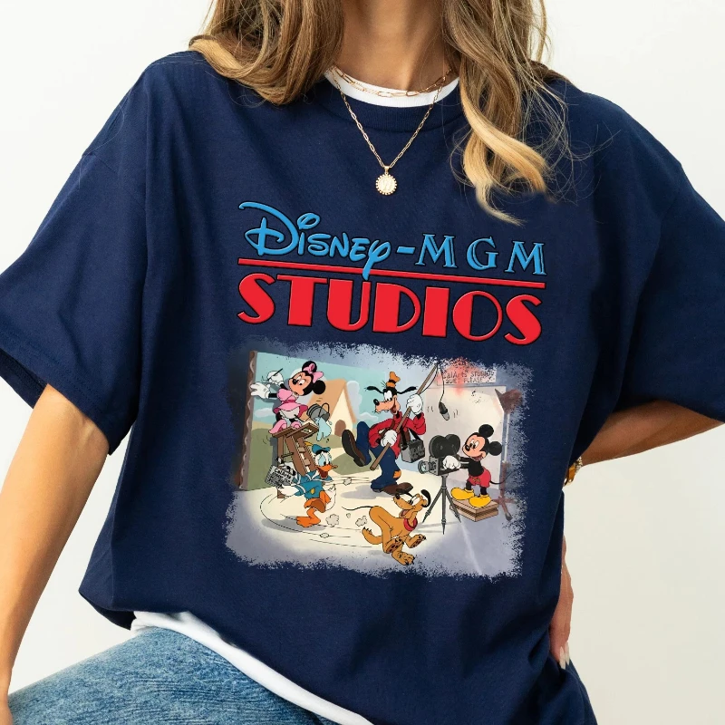 ديزني 2026 جديد خمر ديزني MGM هوليوود ستوديو طباعة موضة المرأة تي شيرت قصير الأكمام س الرقبة فضفاضة حجم كبير