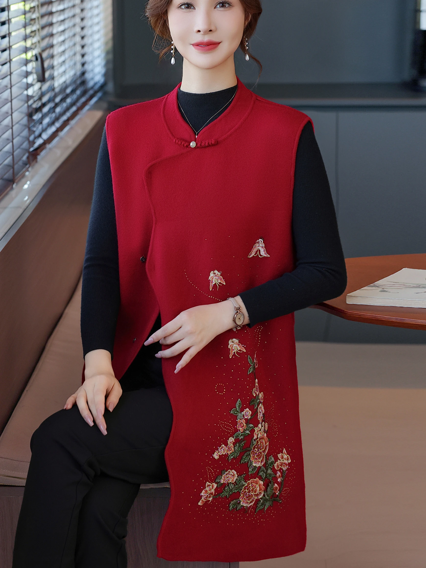 

New Chinese Sle Embroidered Long Qipao Vest Knitted Top for Middle-Aged And ly Women Faionable Breathable Casual Wear