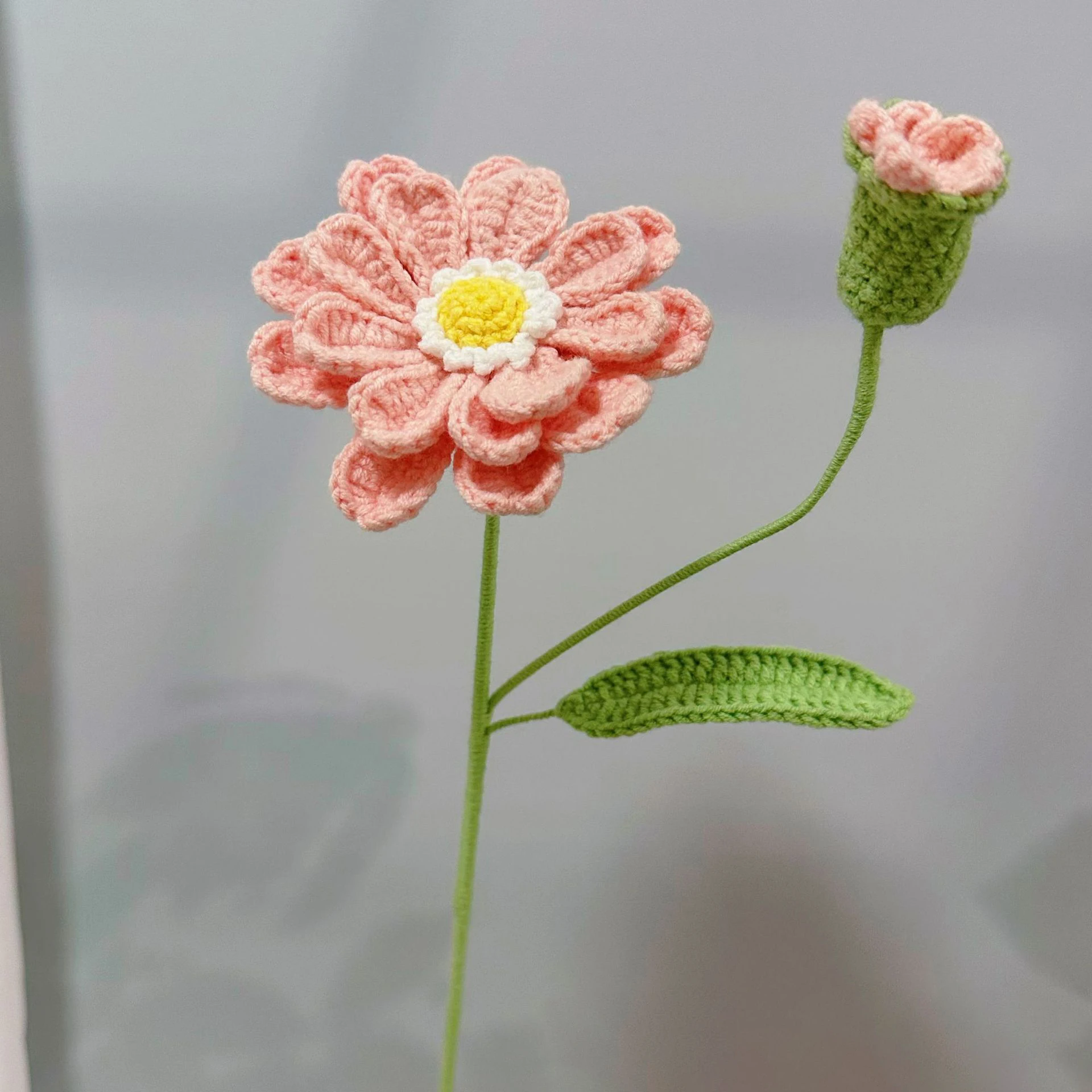 Gehäkelter Chrysanthemen-Strauß Liebliche Gestrickte Blumen Handgewebte Blumenzweige Kreative Künstliche Pflanze Raumdekoration Geschenk – Detail 2
