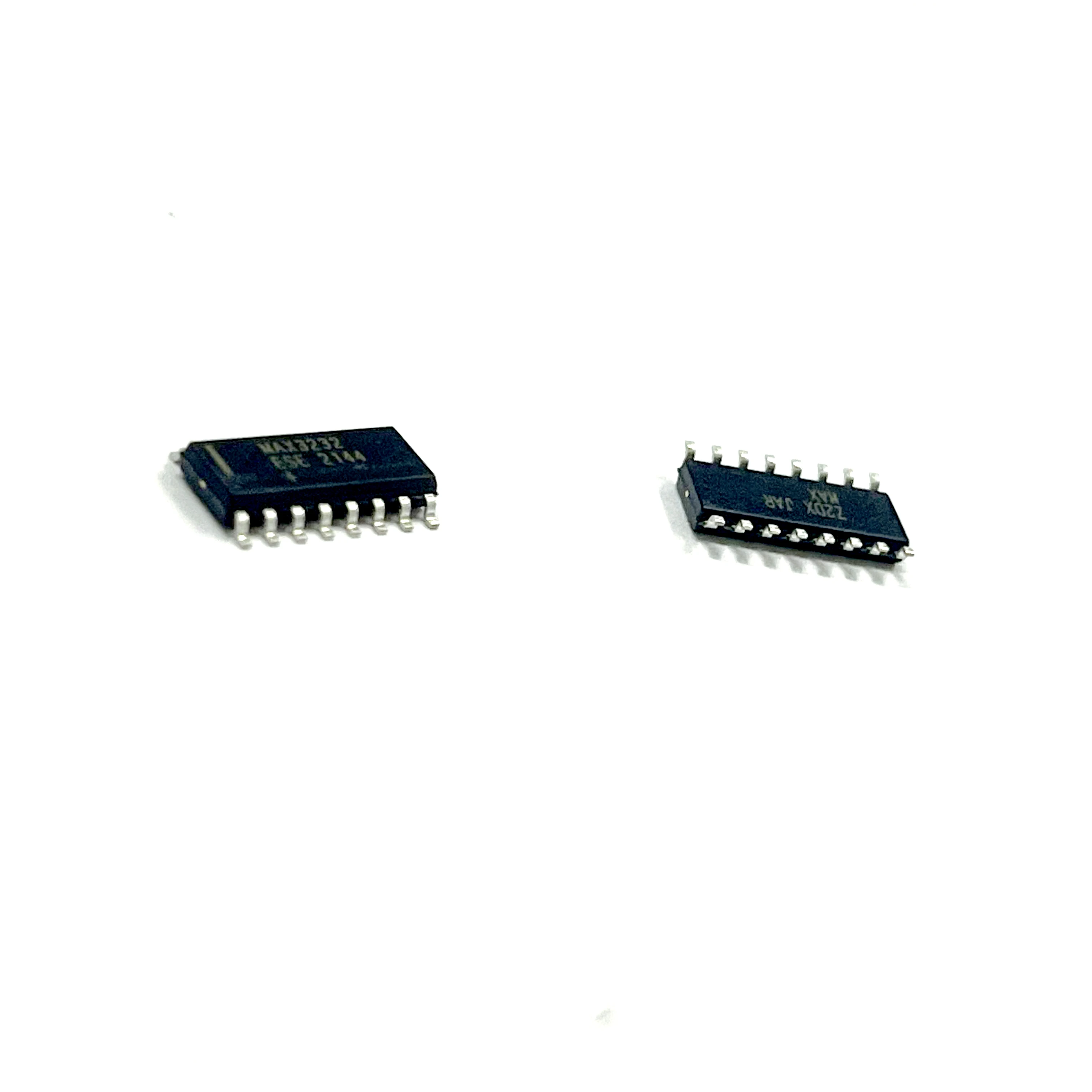 1 buah/potong asli autentik MAX3232ESE + T MAX3232 paket SOIC-16 RS232 IC Transceiver