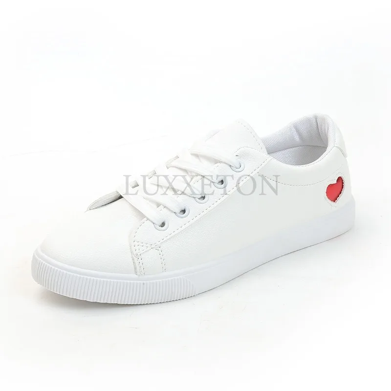 Flat Bottomed Low Cut Round Toe Small White Shoes with Breathable Mesh Comfortable and Casual Skateboarding Shoes