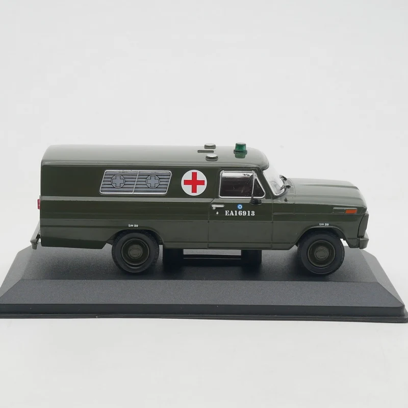 

Diecast IXO 1:43 Scale Ford F-100 1969 Pickup Argentine Army Ambulance Alloy Car Model Collectible Toy Gift Souvenir Display