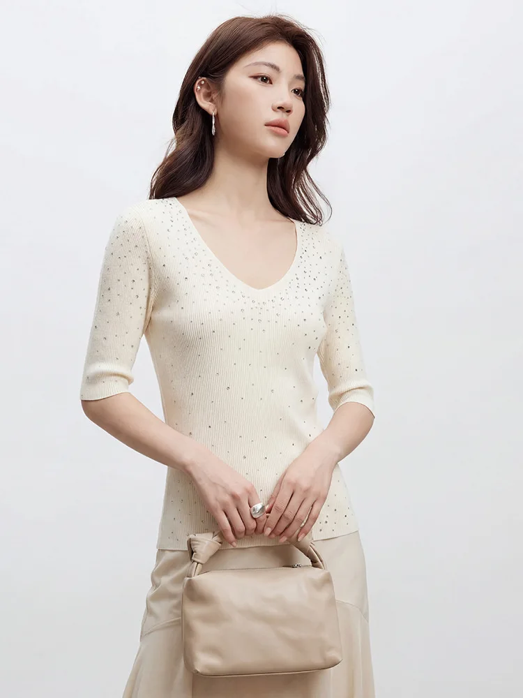 

Весенний элегантный трикотажный топ с V-образным вырезом и декоративными элементами, женская вязаная футболка из смесовой шерсти с коротким рукавом