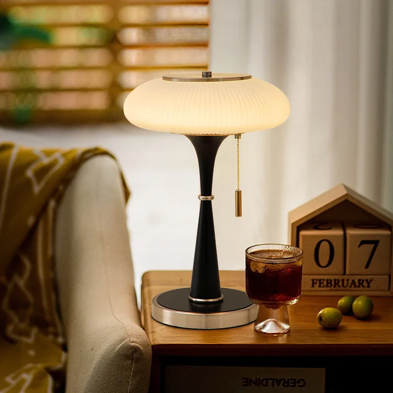 الفرنسية الحديد الزجاج مصابيح أرضية غرفة المعيشة الرجعية الراقية فن الديكور غرفة نوم السرير الجدول أجواء داخلية الإضاءة الخفيفة #2