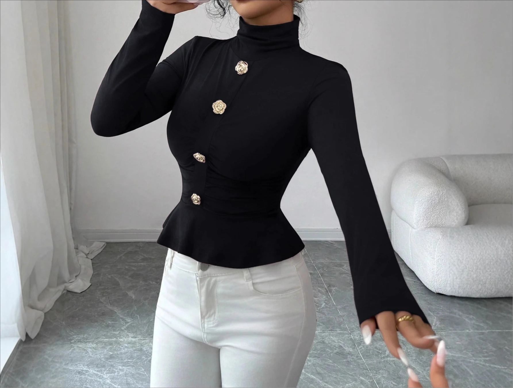 

2026 Autumn and Winter New Turtleneck Rose Metal Buckle Decorative Pleated Thin Design Top