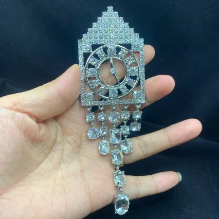 

Новая гальваническая платина, винтажная роскошная брошь с кисточкой, инкрустированная бриллиантами, булавка