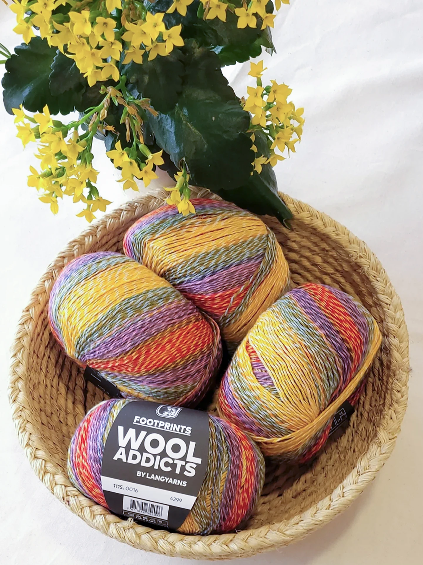 

Lang Rainbow Gradient Socks Yarn Wool Addicts 100g Hand Knitting Fabric Footprints Pattern Gradient Design