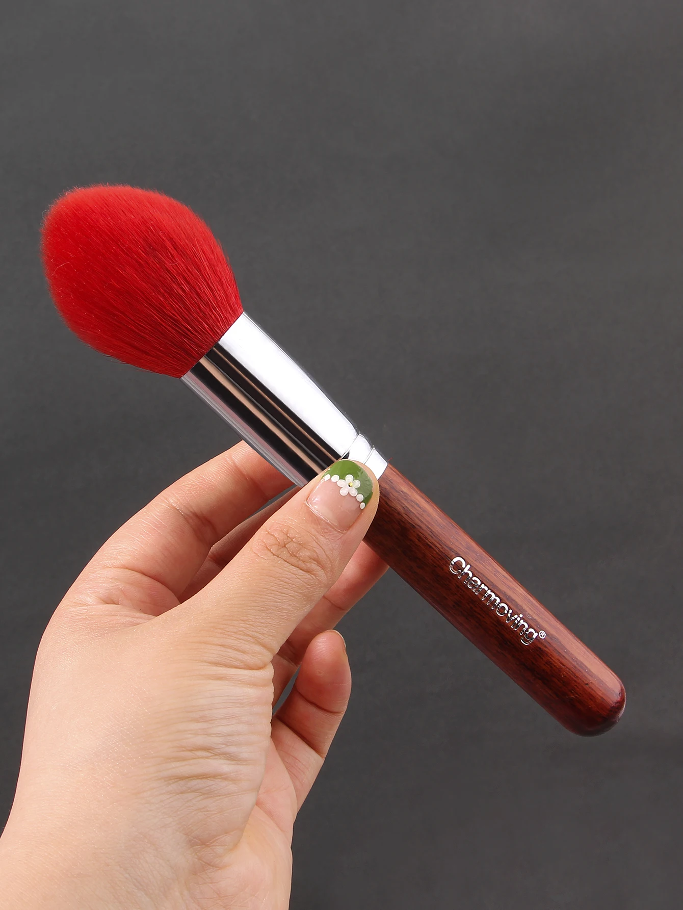 Professional Large Luxury Makeup Brush Mahogany Wood Handle with Natural Hair Setting Powder Foundation for Face Blusher Use