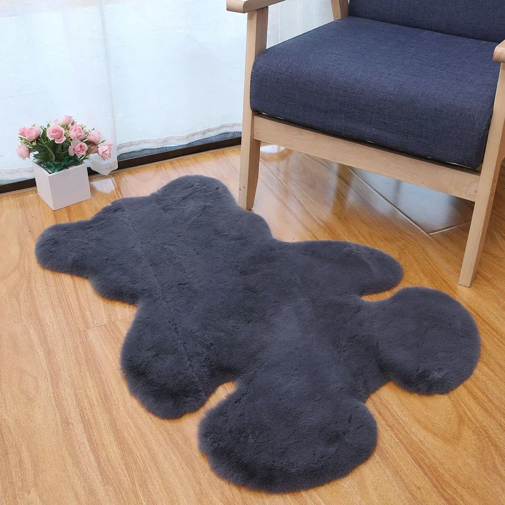 Hassle-free Maintenance Baby Room Decorative Bedroom Carpet Cartoon Bear Rug Ultra-thick Texture Artificial Fabric