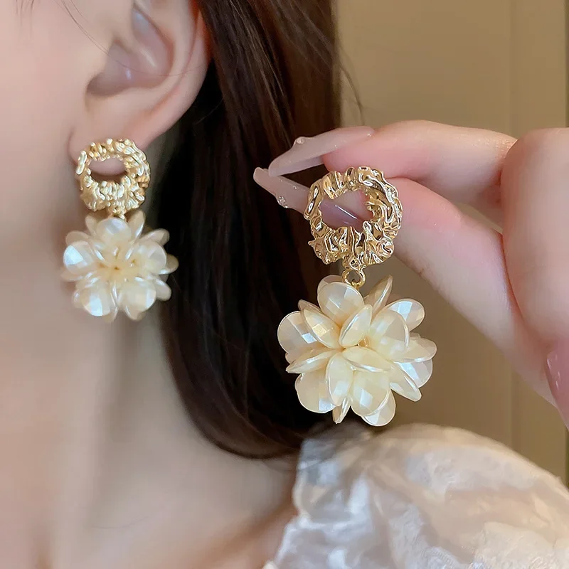 

Minar Elegant White Color Acrylic Flower Ball Drop Earrings For Women Gold Plated Copper Long Pendant Earring Party Jewelry