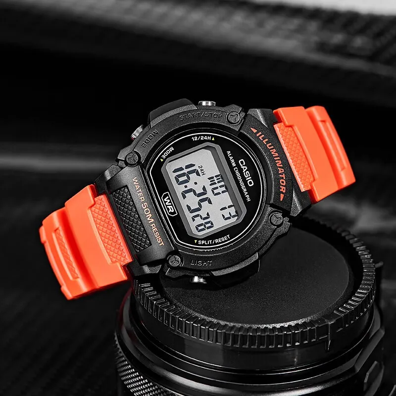 ساعة كاسيو للرجال بشاشة عرض رقمية بحزام راتينج كوارتز ساعة رياضية عصرية مقاومة للماء حتى 50 متر للرجال