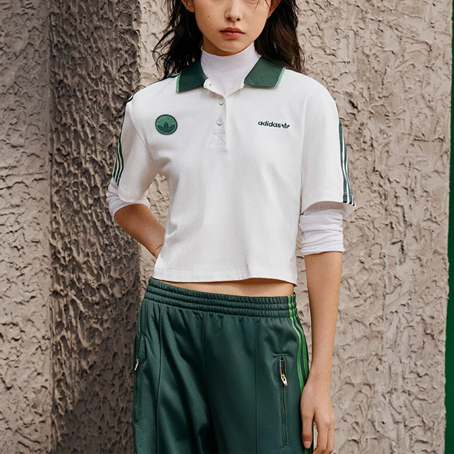 

Официальная женская повседневная дышащая спортивная рубашка Adidas Original Originals с короткими рукавами IX3555