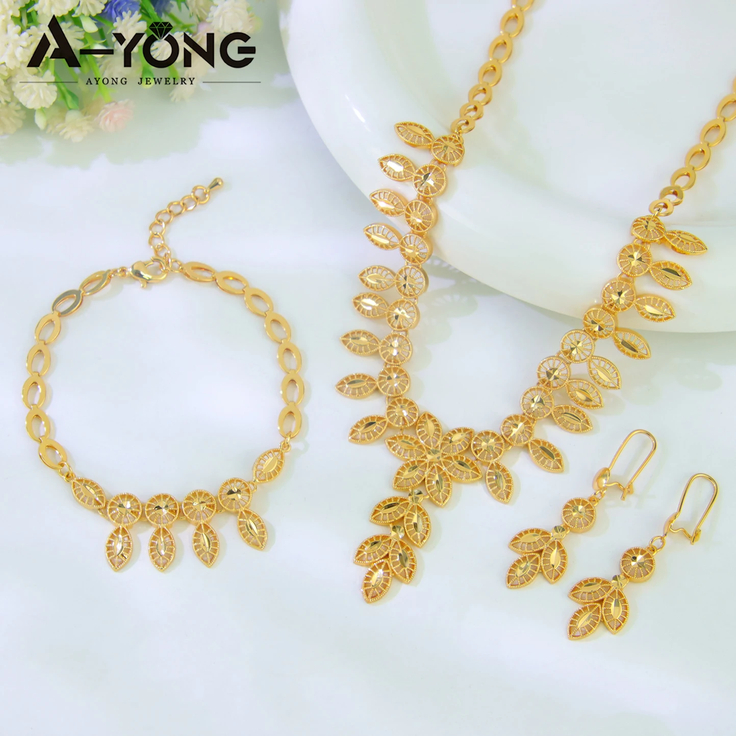 Luxuriöses Dubai Brautschmuck-Set 21k Vergoldet Nigeria Elegante Halskette Armband Ohrringe Arabischer Frauen Party-Schmuck – Detail 6