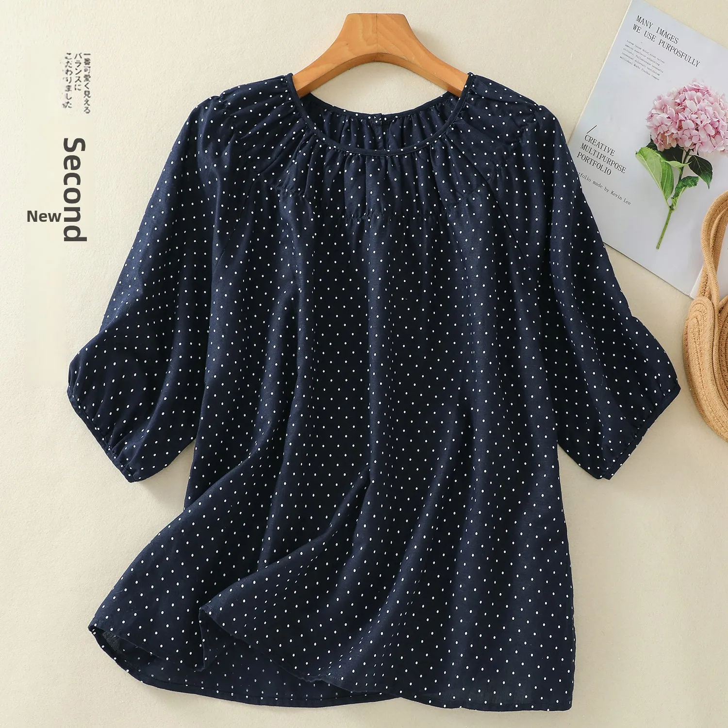 بلوزة نسائية صيفية فضفاضة من القطن والكتان بنقشة البولكا دوت، متعددة الاستخدامات ومقاومة للشيخوخة، بأسلوب كوري فني وأكمام خماسية
