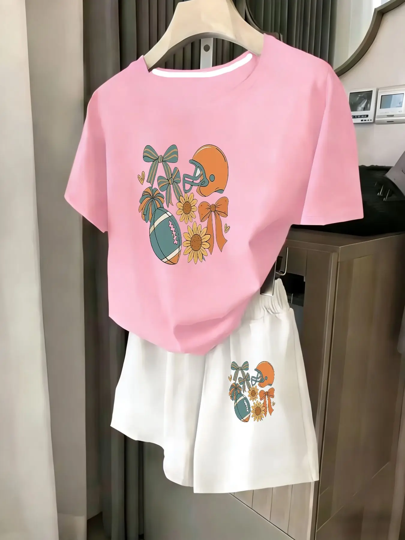 

Ladies 2-Piece Set Summer Beach Vacation Casual round Neck Short Sleeve Random Print T-Shirt Elastic Waist Shorts Suit Comfortab