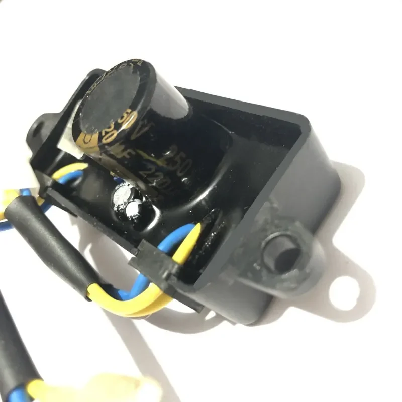 1PCS Voltage Regulator Rectifier Single Phase AVR for 2KW-3KW Gasoline Generator Rectifier 250V 220UF 168F Electric Generator view 5