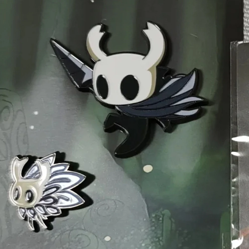 لعبة هولو نايت: Silksong الدبور Cospaly شارة دبابيس معدنية الكرتون الشكل دبابيس ظهره الديكور للجنسين تجهيزات حفلة الهالوين