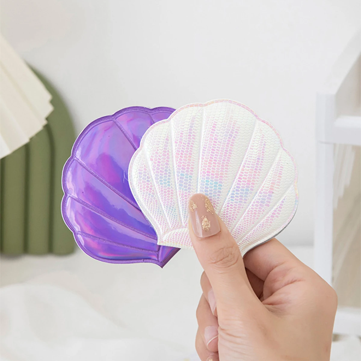 กระจกแต่งหน้าพกพาสองด้าน ลายเปลือกหอยวิ้งวับสีสันแฟนตาซี รุ่นนางเงือก ขยาย 2x/1x