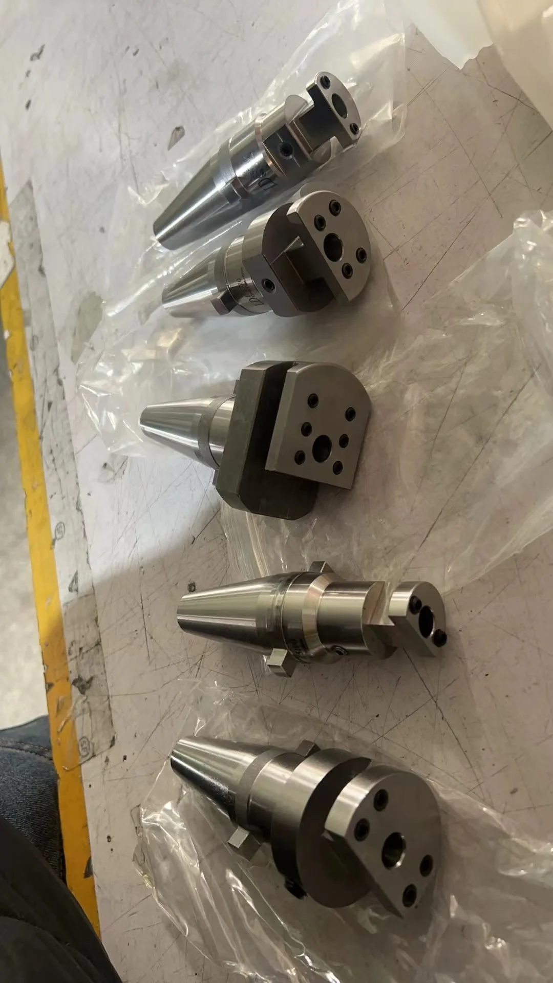 

Власное производство SERDI Универсальный 5700 5710 5731 5100 5300 Держатель станка для седла клапана Патрон для твердосплавной вставки клапана Ремонт автомобиля