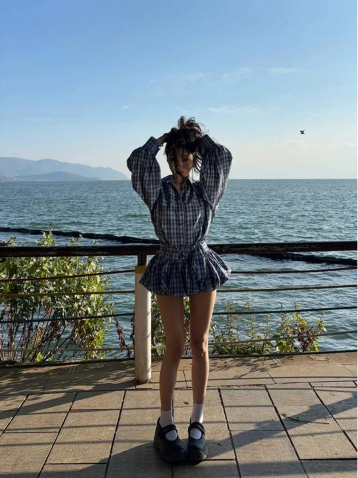 

Весенний винтажный комплект: свободная рубашка в клетку и юбка-бутон в корейском стиле, с длинным рукавом, воротником и пуговицами