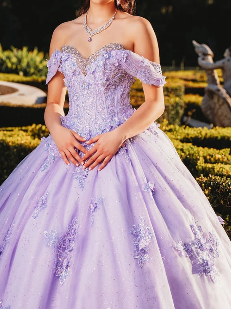 

AA-Q53 Custom Made Mexican Lavender Prom Dresses For Women Cap Sleeve Lace Applique Puffy Sweet 15 16 Girl Party Quinceanera