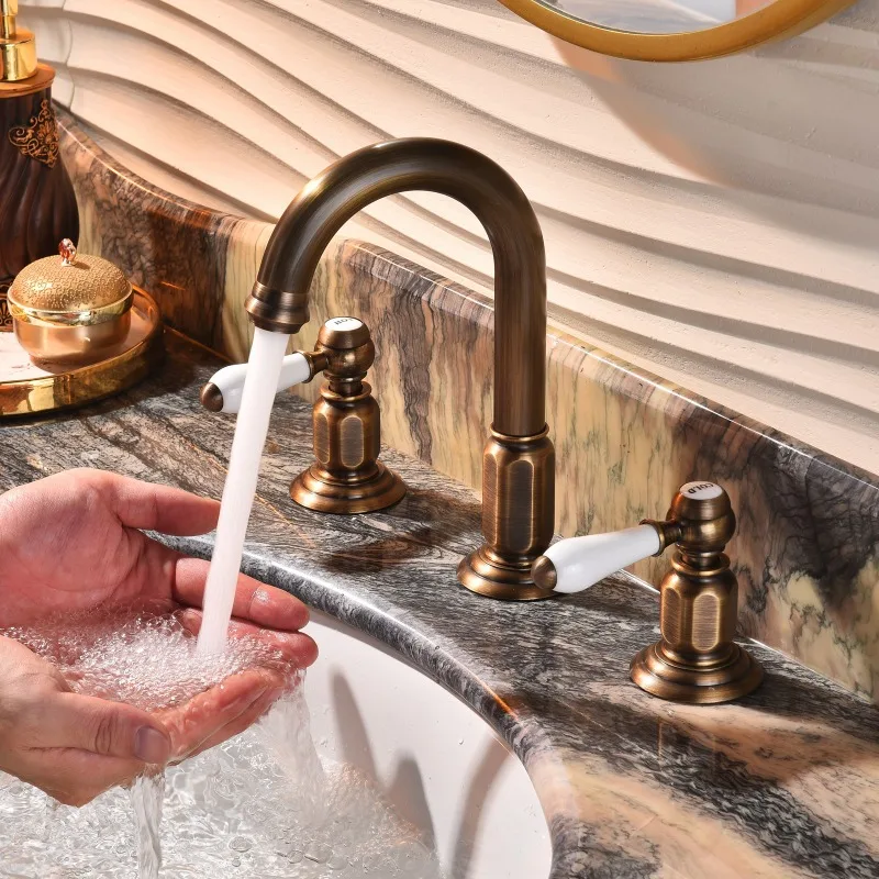 European light luxury retro refined copper three-piece faucet countertop bronze basin faucet classic water separation design