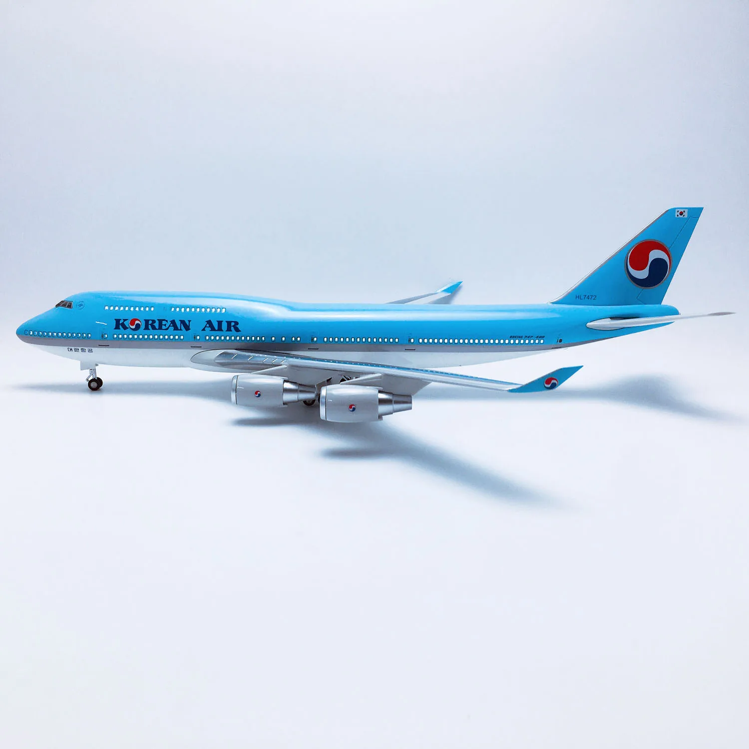 1:150 Scale 747 Korean Air Airplane Model Civil Airliner Aircraft Miniature Plane With Wheel for Collection of Presents